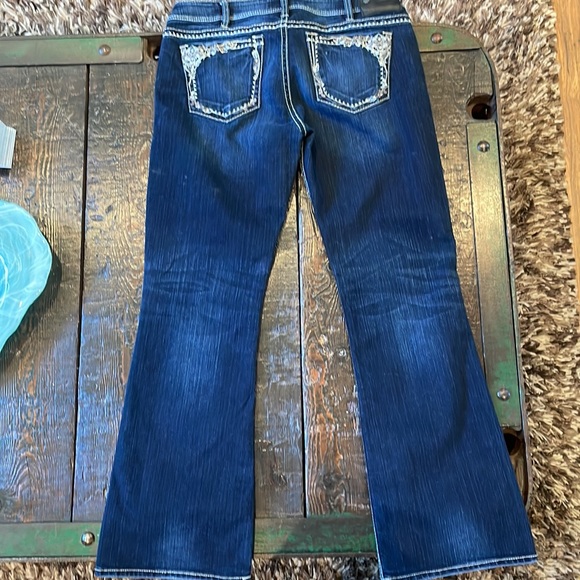 Silver Jeans - Picture 3 of 3